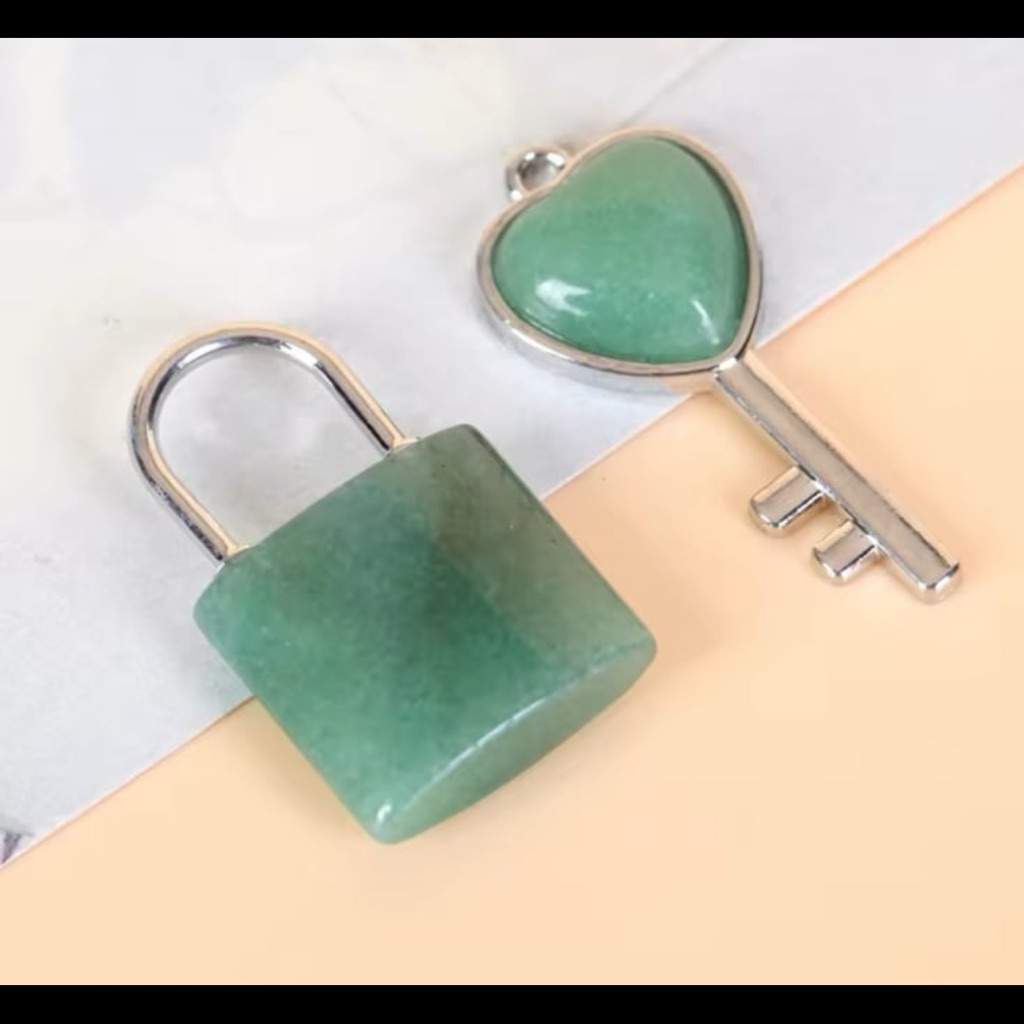 Jade Gemstone Lock And Key Pendants 29$